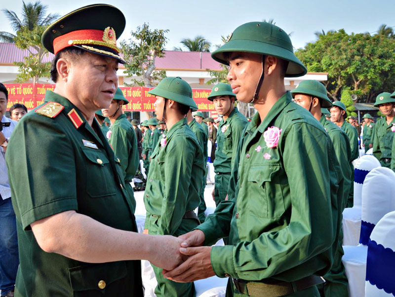 Các địa phương, đơn vị trên địa bàn Quân khu 9 tổ chức lễ giao nhận quân năm 2018

